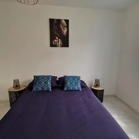 T2 Avec Terrasse En Ville, Proche Et Campagne Apartamento *